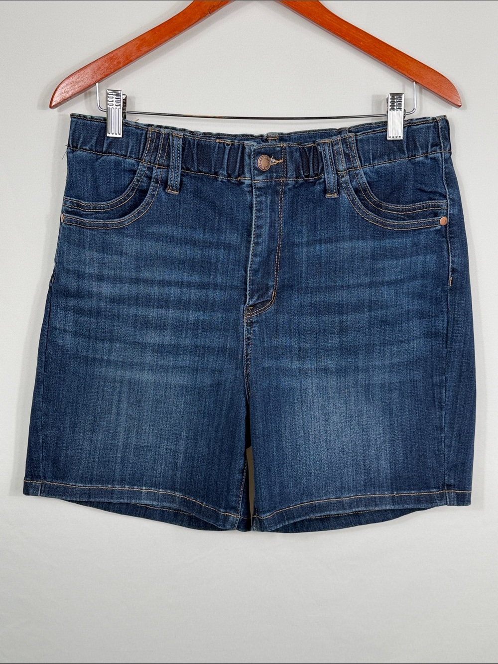 Judy Blue Indigo Stretch Denim Shorts. Womens Size XL. 5.5 inch inseam. Comfy!